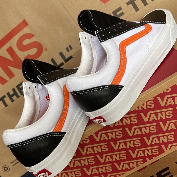 Vans Men’s Old Skool Classic Sport Black/True White Sneakers - Picture 15 of 16